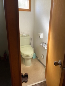 【マオイオートランド】実際のコテージの様子　トイレ